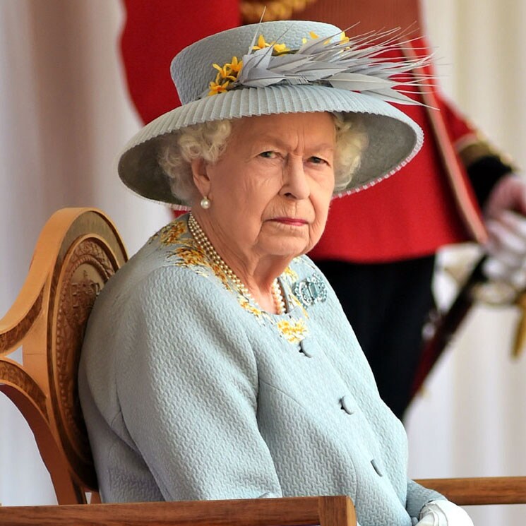 Isabel II preside un 'Trooping the colour' inusual y muy diferente en el castillo de Windsor