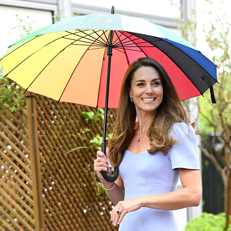 La duquesa de Cambridge estrena su nuevo proyecto y planta cara a la tormenta con el arcoíris