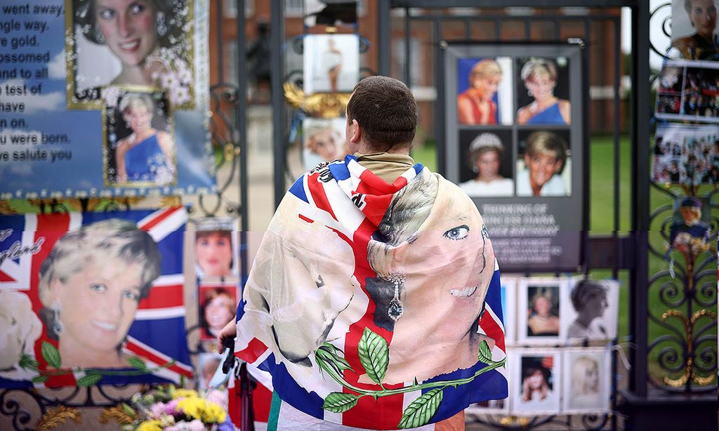 Flores, banderas y reencuentro entre Harry y Guillermo: todo listo para el homenaje a la princesa Diana