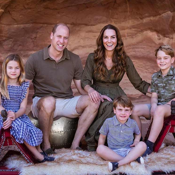 Los duques de Cambridge felicitan la Navidad con una fotografía inédita y muy diferente de sus vacaciones en familia