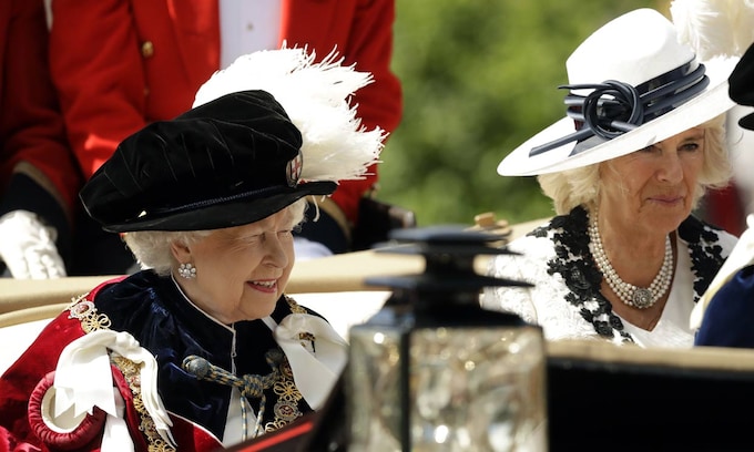 Isabel II y la duquesa de Cornualles