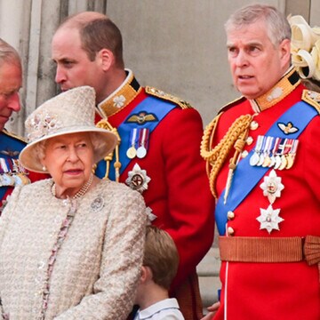 Isabel II despojó al príncipe Andrés de sus títulos militares tras una cumbre exprés con los príncipes Carlos y Guillermo