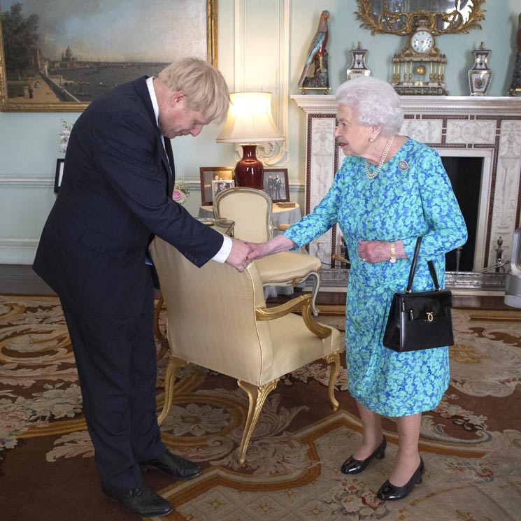 Boris Johnson se disculpa con Isabel II por celebrar una fiesta antes del funeral del duque de Edimburgo 
