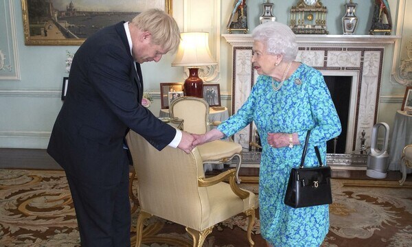 Boris Johnson se disculpa con Isabel II por celebrar una fiesta antes del funeral del duque de Edimburgo 