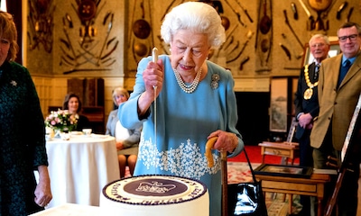 ¡Tarta y té para todos! Isabel II, la perfecta anfitriona en la víspera de su 70º aniversario como Reina