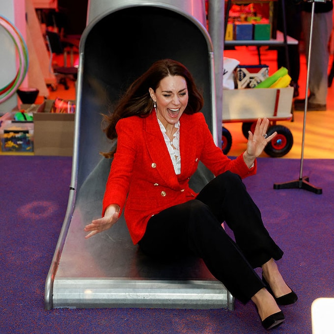 ¡Como una niña! La duquesa de Cambridge muestra su lado más divertido en su visita a Dinamarca
