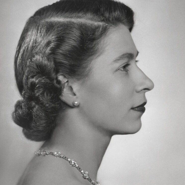 Se cumplen 70 años del primer retrato oficial de Isabel II: esta es su historia