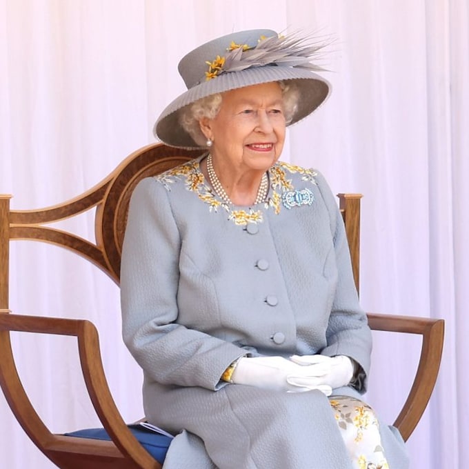 Isabel II pospone su reaparición una semana después de dar positivo en coronavirus