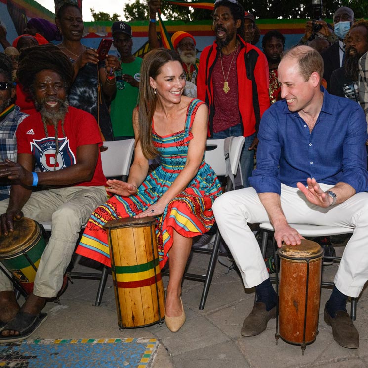 Los duques de Cambridge visitan la casa de Bob Marley y se hacen un divertido 'selfie' en su primera jornada en Jamaica