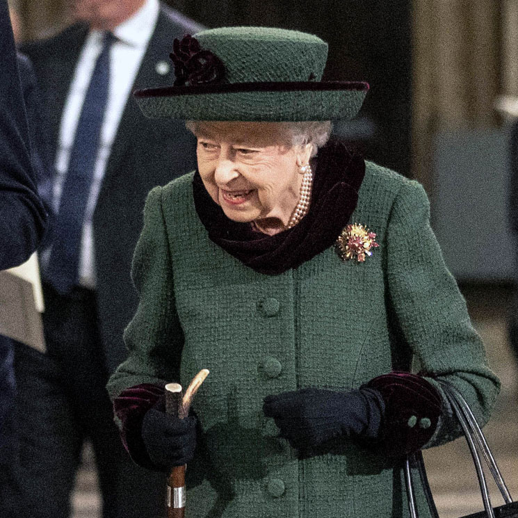 Isabel II, la reina de acero que lloró en la misa en recuerdo de su marido