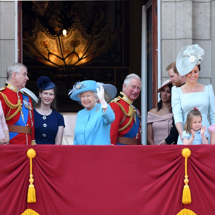 Isabel II: entre la Corona y la familia, su eterna encrucijada