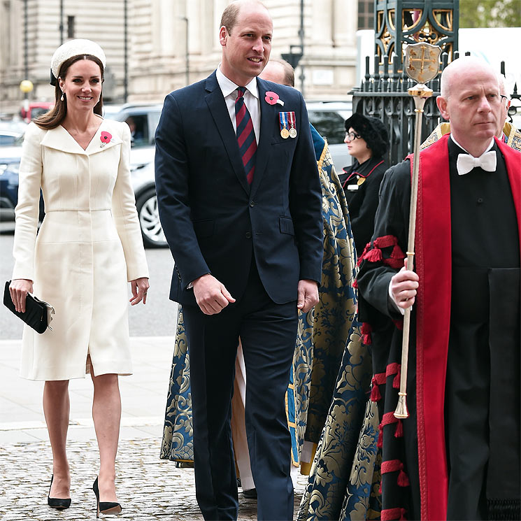 La duquesa de Cambridge acompaña a última hora al príncipe Guillermo en el tradicional Día de Anzac