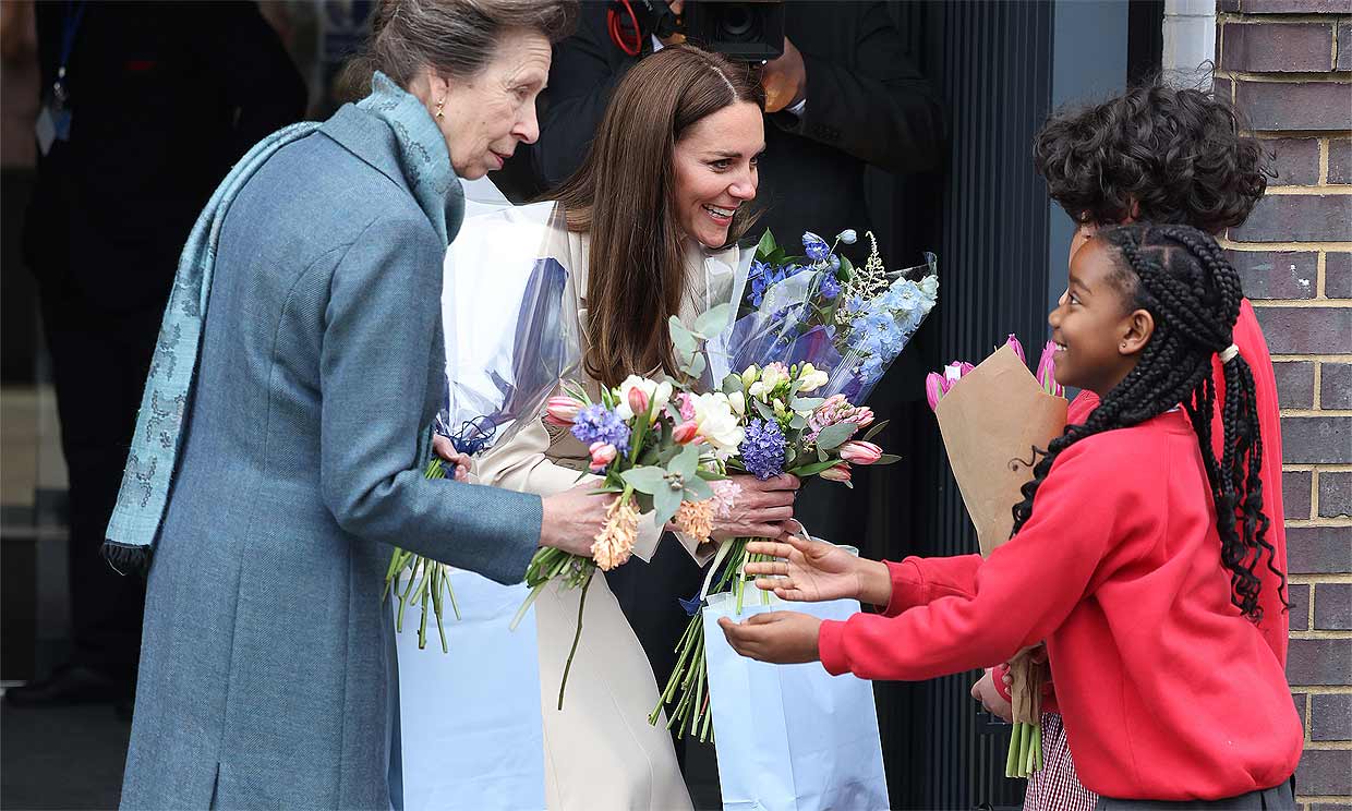 La duquesa de Cambridge y la princesa Ana acuden por primera vez juntas a un acto