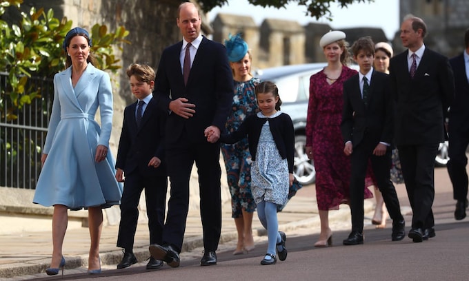 Kate Middleton y el príncipe Guillermo con sus hijos mayores, George y Charlotte
