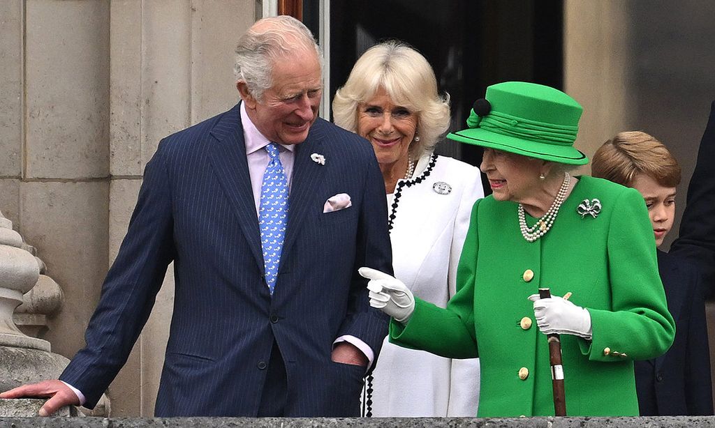 El príncipe Carlos se abre paso como futuro Rey y vuelve a sustituir a lsabel II en otro gran evento