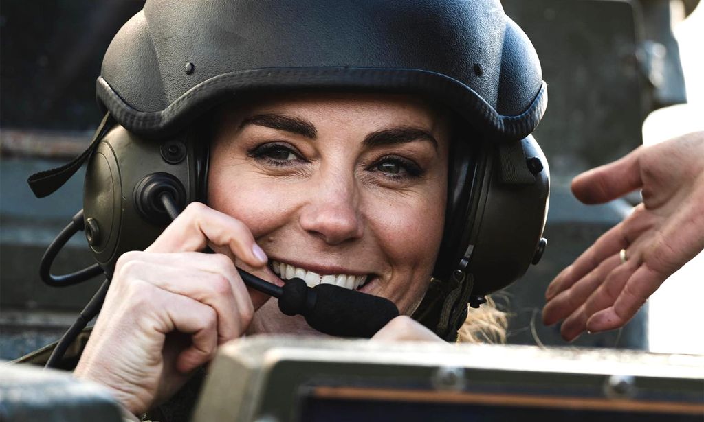 ¡La soldado Kate Middleton en acción! Con uniforme militar y a bordo de un tanque como nunca la habíamos visto