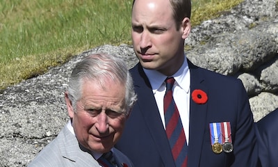 El príncipe Carlos, el duque de Cambridge y el resto de la familia dan el último adiós a Isabel II en Balmoral