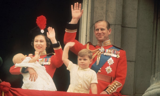 La vida de Isabel II a través del balcón del palacio de Buckingham