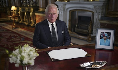 Primera imagen oficial del rey Carlos III
