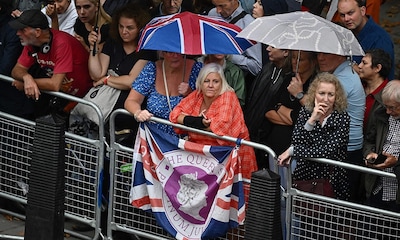 Minuto a minuto: los ciudadanos llenan las calles para recibir al féretro de Isabel II en Londres