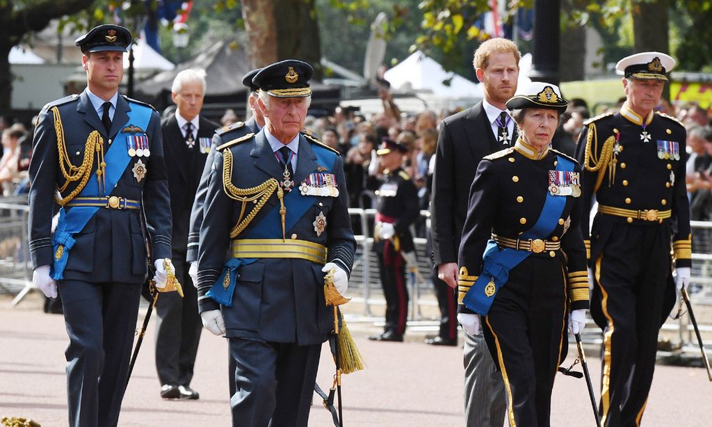 principe harry en el cortejo fúnebre