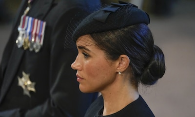 Meghan Markle luce los pendientes que le regaló Isabel II por su boda