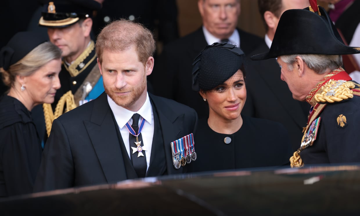Harry y Meghan: todas las teorías sobre el acercamiento de los Sussex a la Familia Real