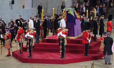Los ocho nietos de la reina Isabel se unen en una conmovedora vigilia en su honor antes del funeral de Estado