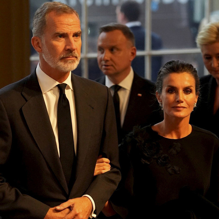 Los reyes Felipe y Letizia se suman al resto de dignatarios internacionales en la recepción organizada por Carlos III