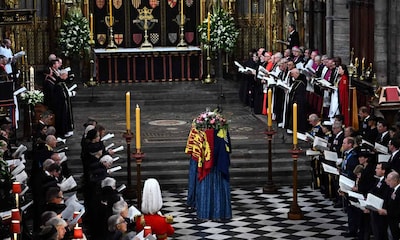 Isabel II es despedida con un histórico funeral de Estado en la Abadía de Westminster ante un rey Carlos emocionado y con lágrimas