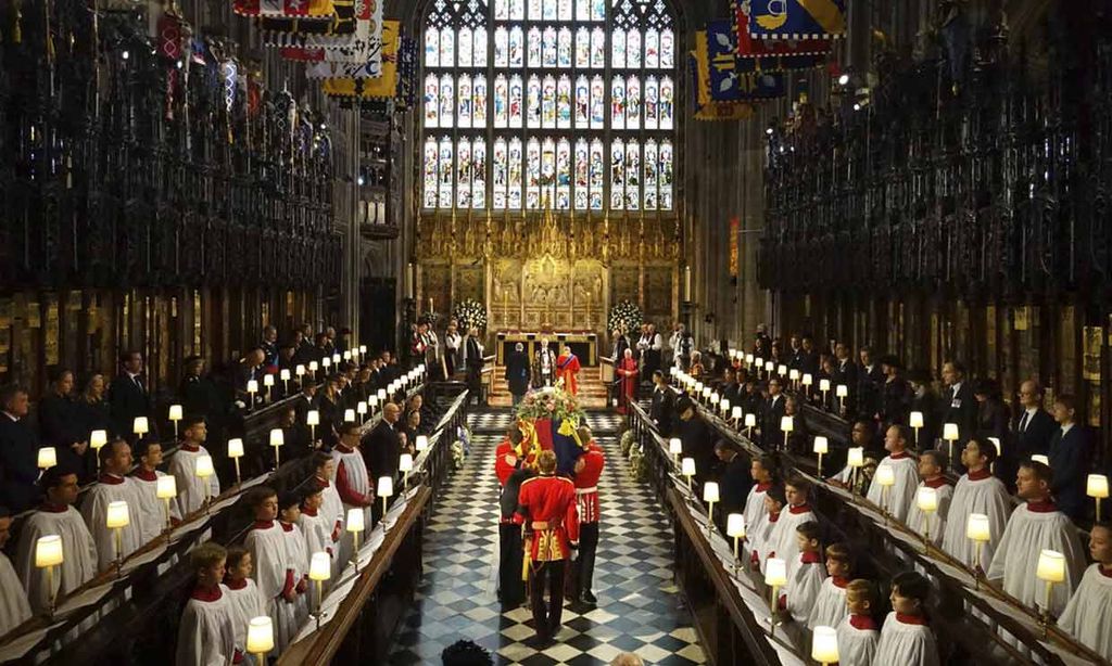 Isabel II recibe un último adiós cargado de simbolismo en su querido castillo de Windsor