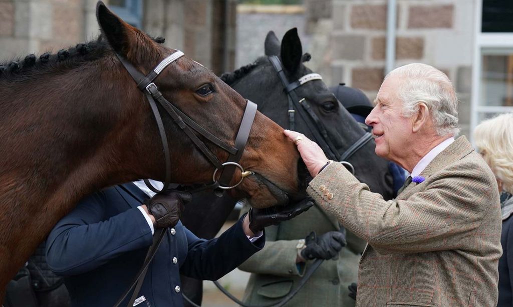 Carlos III saca a subasta parte de los preciados caballos de carreras de su madre