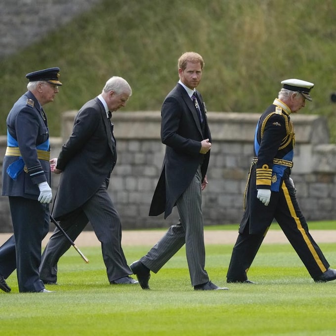 El Parlamento británico abordará si los príncipes Harry y Andrés seguirán siendo regentes