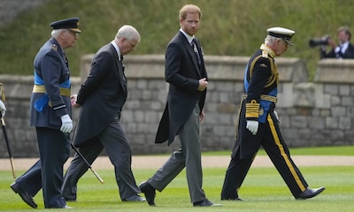 El Parlamento británico abordará si los príncipes Harry y Andrés seguirán siendo regentes