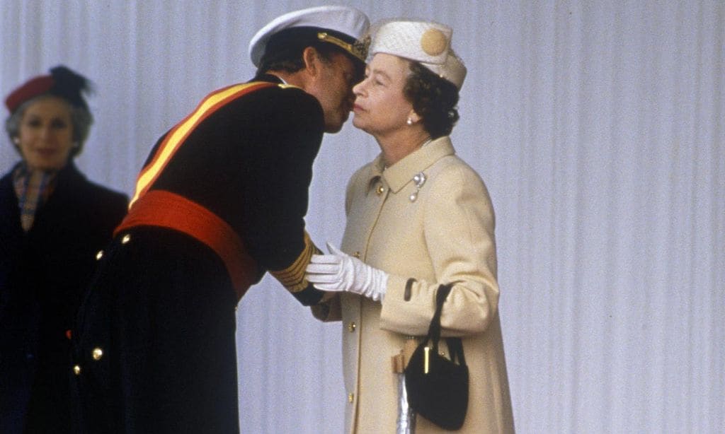 Rey Juan Carlos con Isabel II re Reino Unido