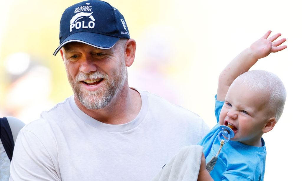 Mike Tindall con su hijo Lucas