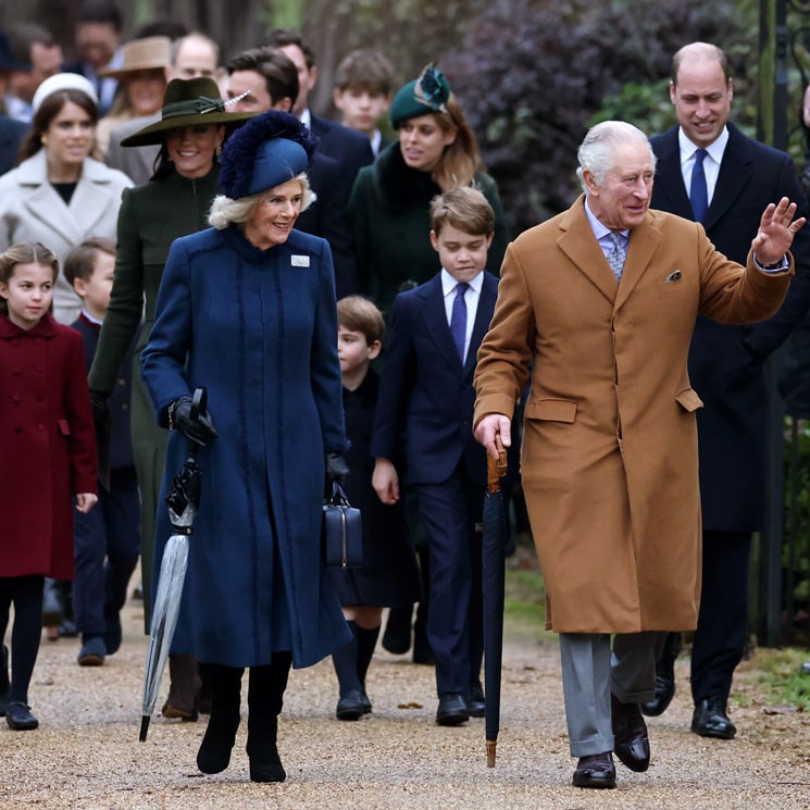 Los Windsor, todos a una con el rey Carlos en la misa de Navidad tras el explosivo documental de los Sussex