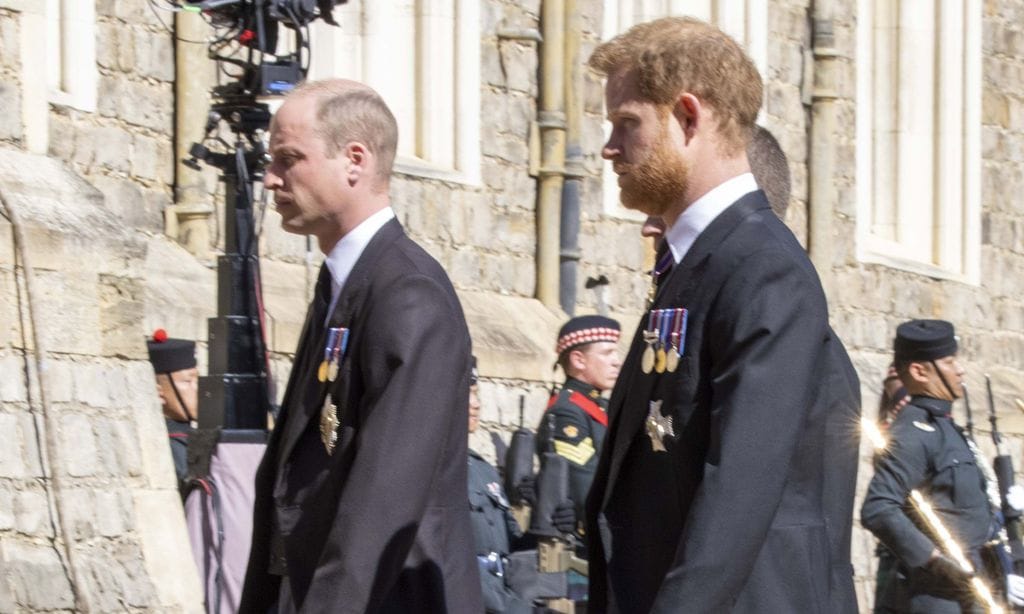 Lo que pasó realmente entre el príncipe Harry, su padre y su hermano tras el funeral del duque de Edimburgo