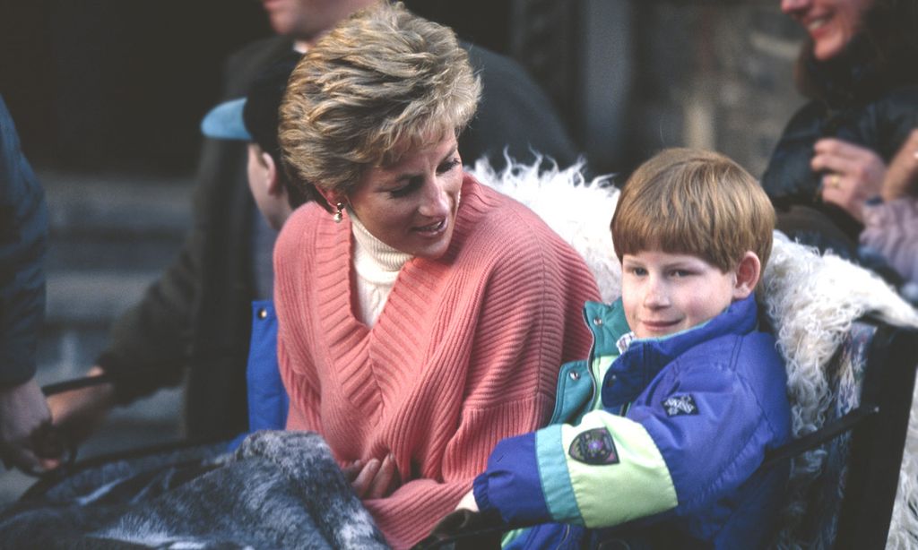 Príncipe Harry y la princesa Diana