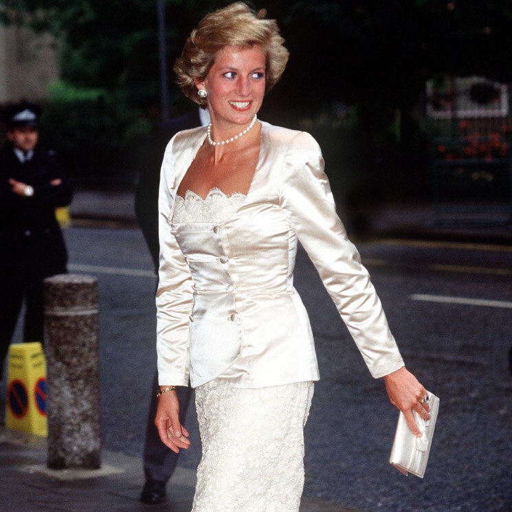 El diseñador favorito de Diana de Gales vestirá a Camilla en su coronación 