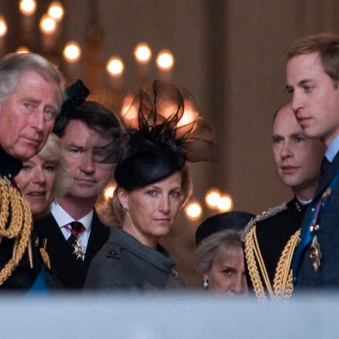Carlos III resuelve el espinoso asunto de los títulos familiares antes de su coronación