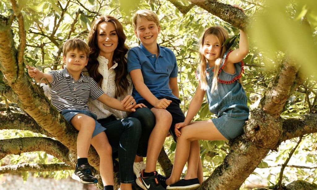 La princesa de Gales, radiante junto a sus tres hijos en plena naturaleza durante el Día de la Madre inglés