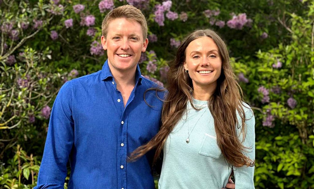 Hugh Grosvenor y Olivia Henson 