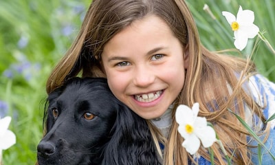 La princesa Charlotte, abrazada a su perrita Orla, cumple ocho años y lo celebra con dos nuevos posados