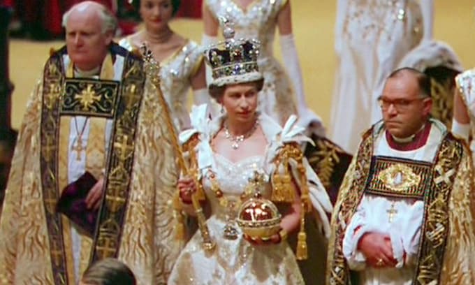 ¿Cómo fue la coronación de Isabel II?