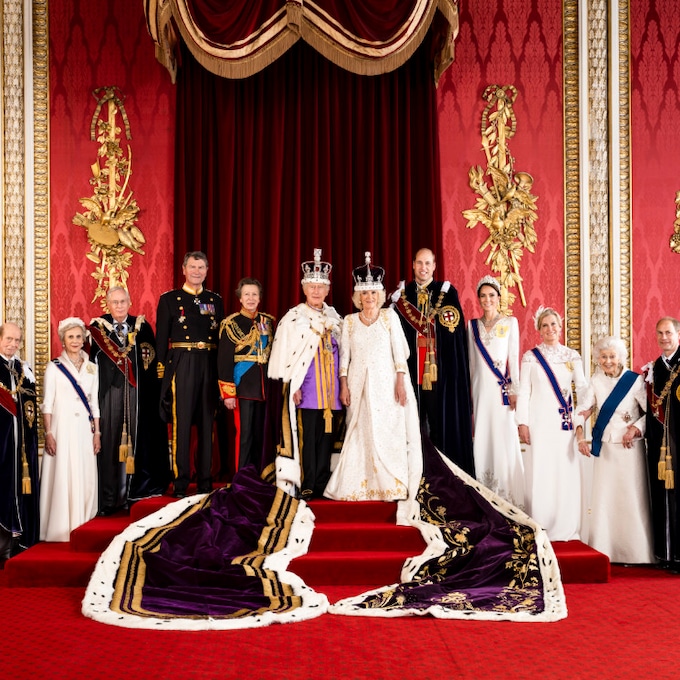 Los retratos oficiales de los reyes Carlos III y Camilla tras la solemne coronación