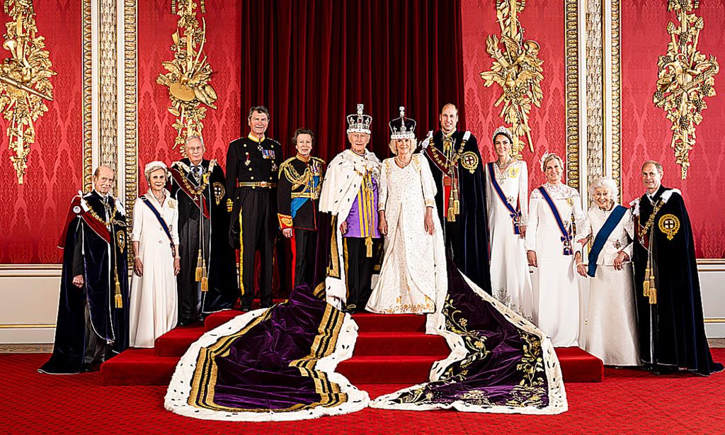 Los retratos oficiales de los reyes Carlos III y Camilla tras la solemne coronación