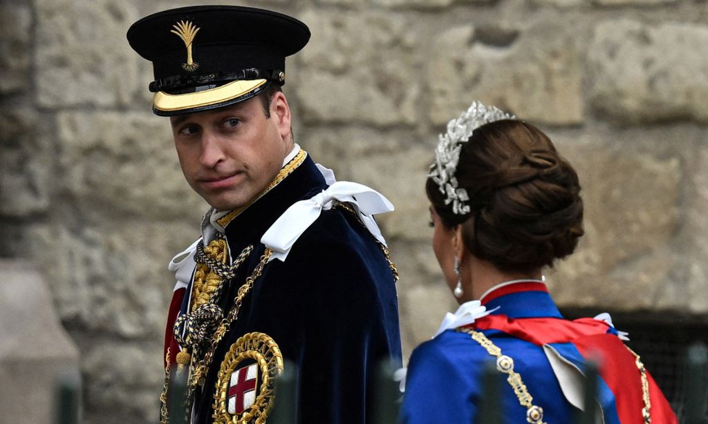 El motivo por el que los príncipes de Gales llegaron tarde a la coronación y provocaron uno de los vídeos más comentados del Rey