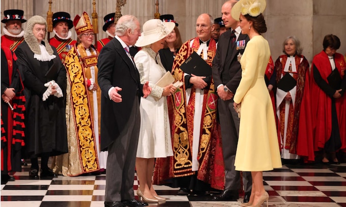 Reyes Carlos y Camilla con los príncipes de Gales