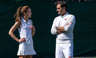 El vídeo más simpático de la princesa de Gales jugando al tenis con Federer, ¡y ejerciendo de recogepelotas!